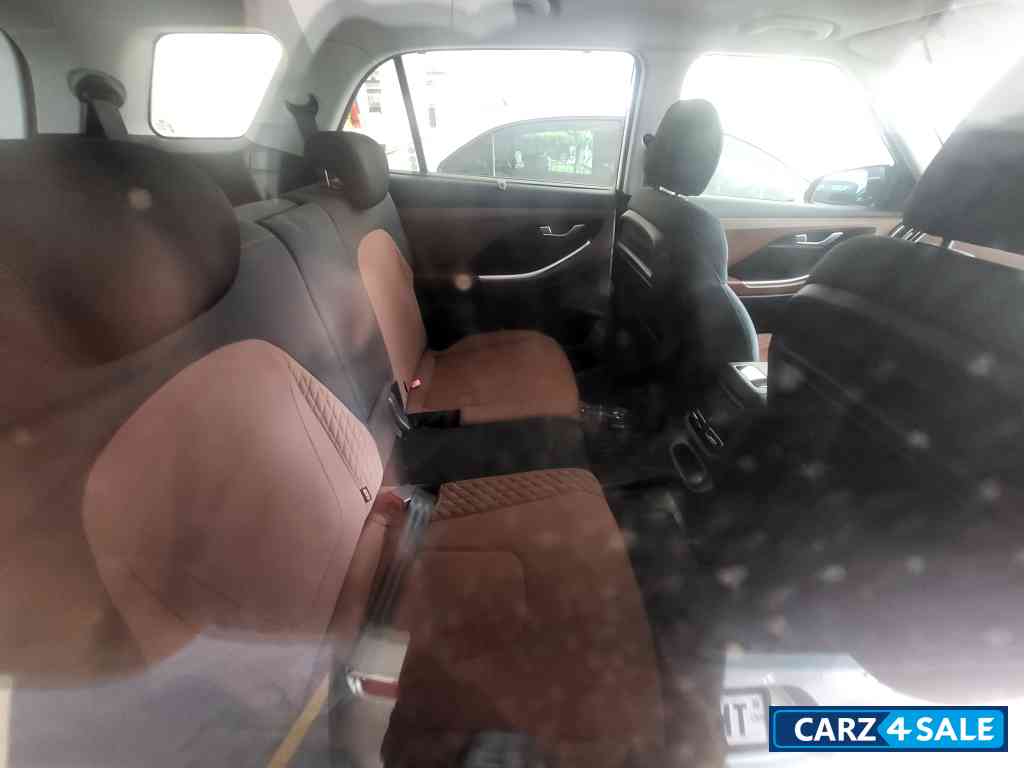 White Hyundai Alcazar Prestige 1.5(O) Automatic 7 Seater