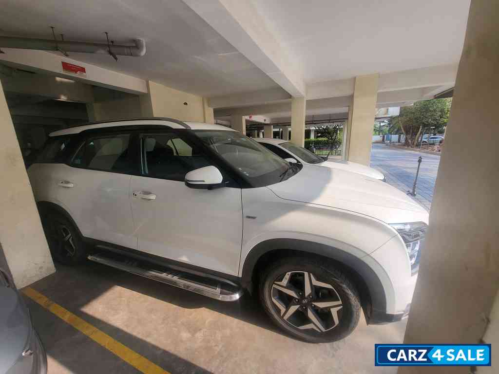 White Hyundai Alcazar Prestige 1.5(O) Automatic 7 Seater