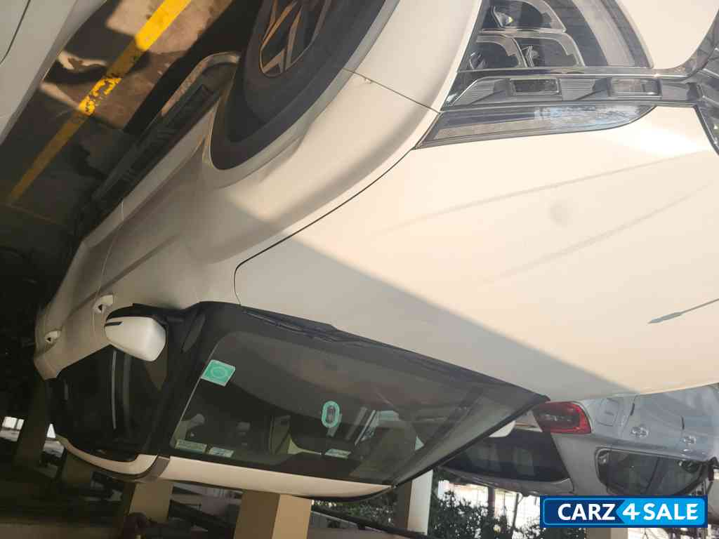 White Hyundai Alcazar Prestige 1.5(O) Automatic 7 Seater