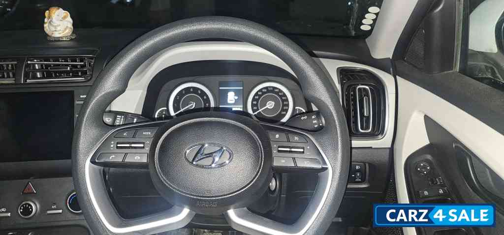 Hyundai Creta Ex petrol MT