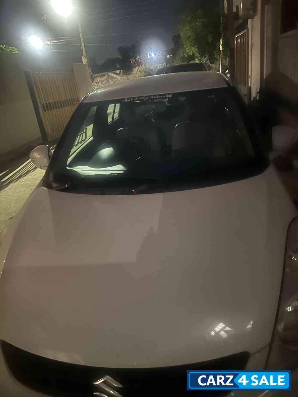 White Maruti Suzuki Dzire vxi White Maruti Suzuki Dzire vxi