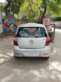 Silver Hyundai i10 Magna 1.1