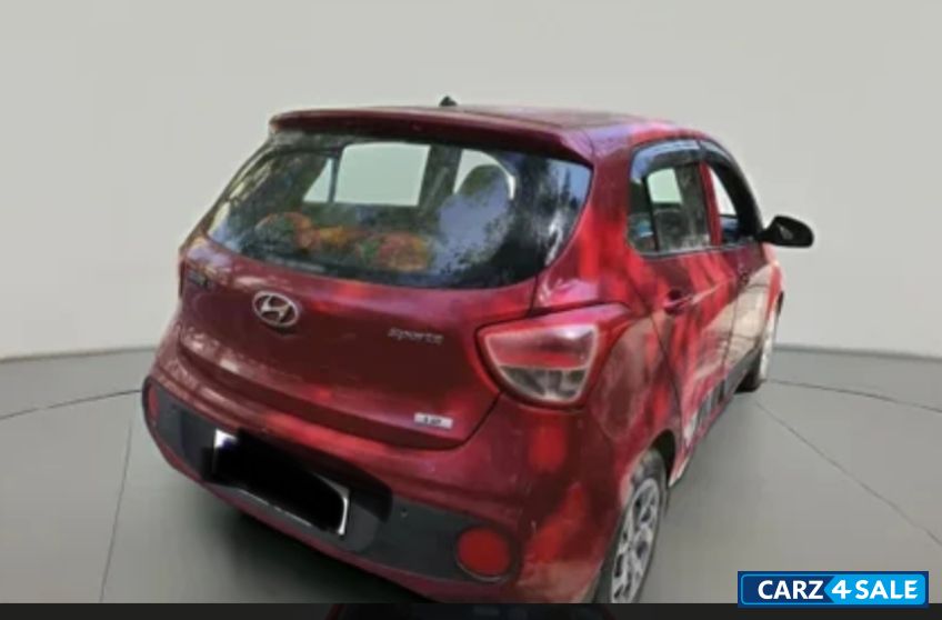 Red Hyundai i10 Sports