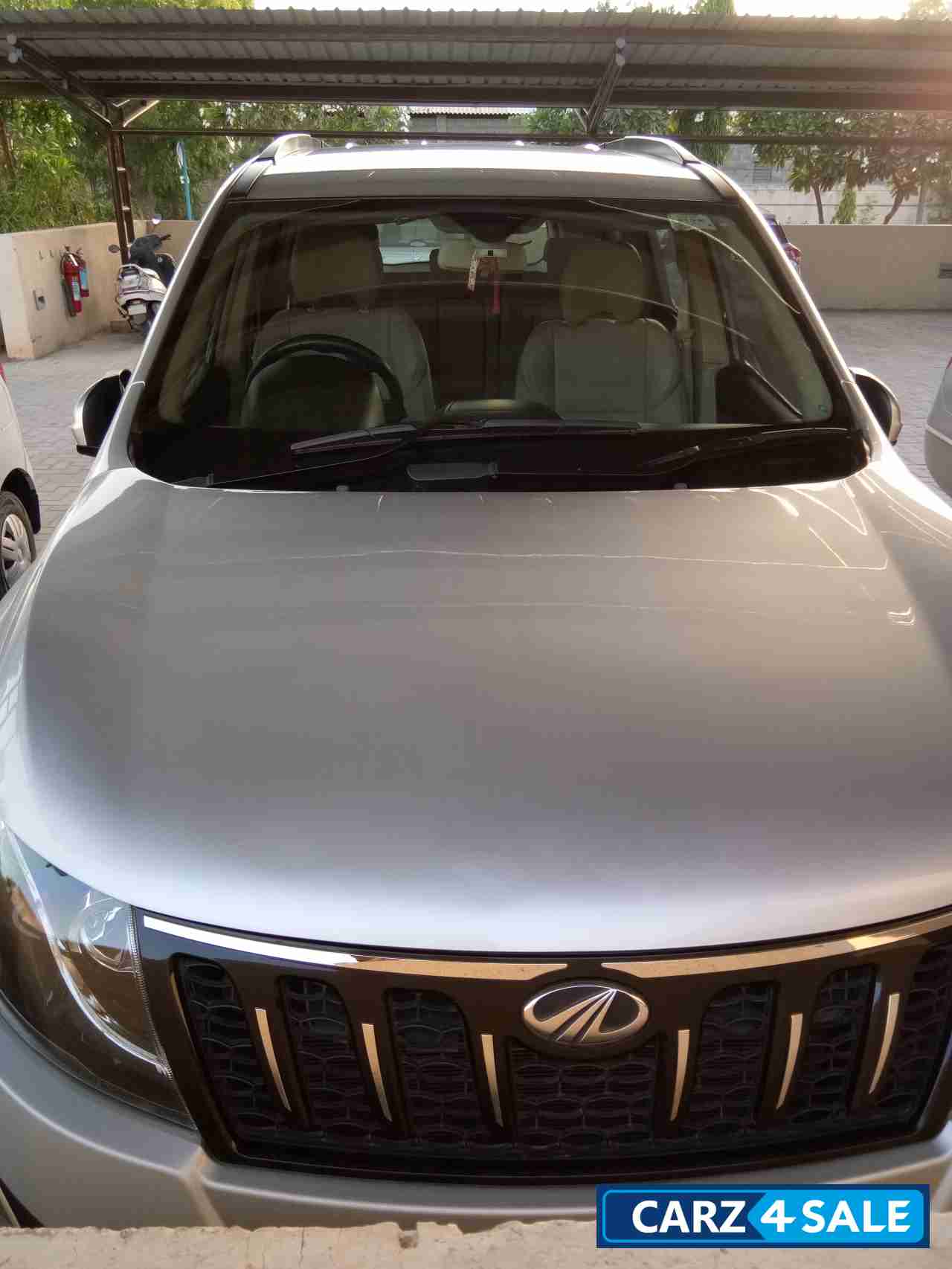 Mahindra  XUV 500  W8 FWD