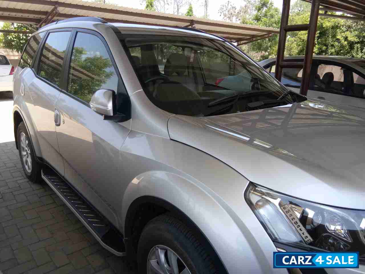 Mahindra  XUV 500  W8 FWD