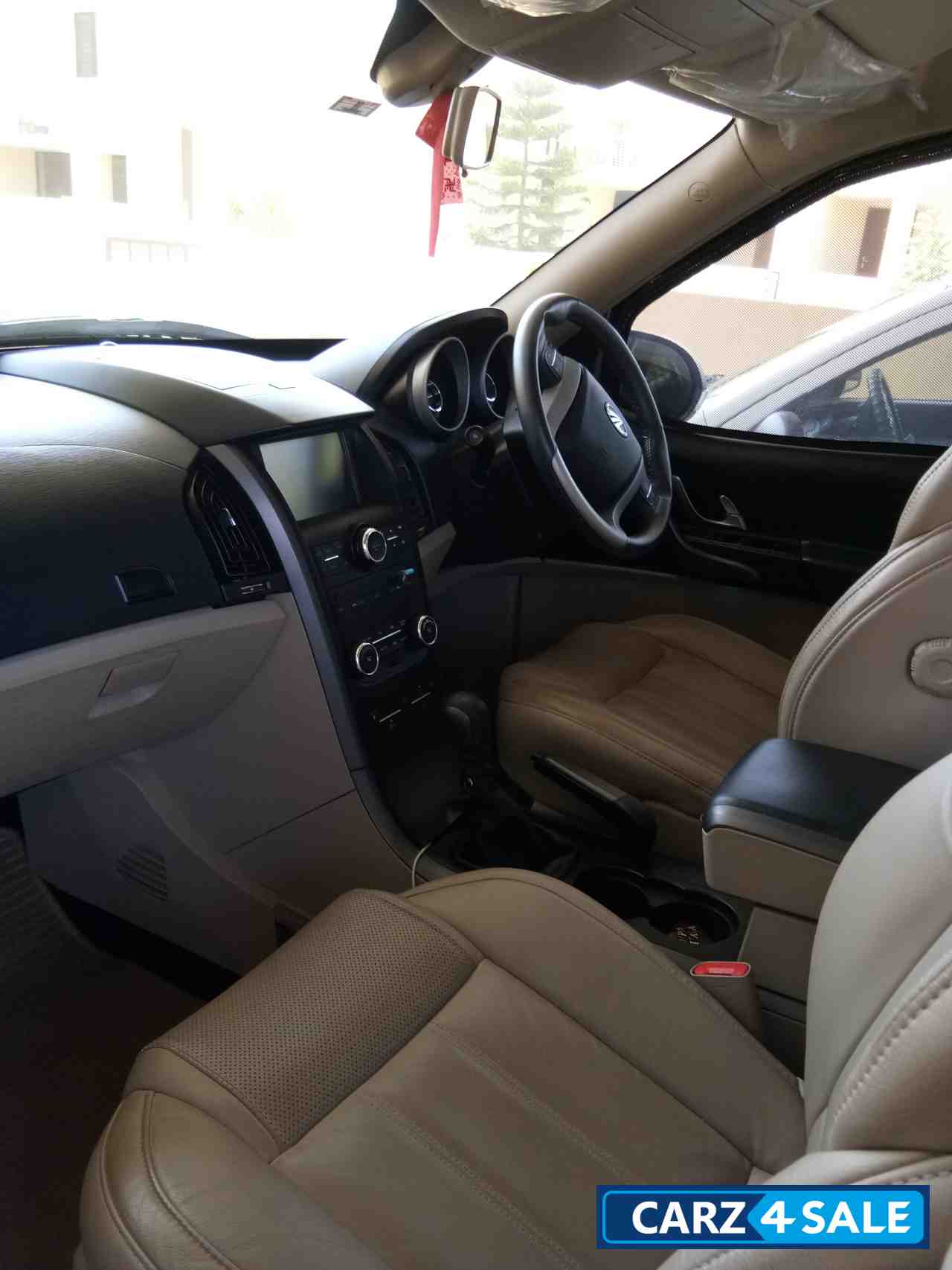 Mahindra  XUV 500  W8 FWD