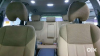 Mahindra XUV 500 W9