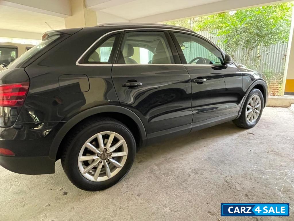Black Audi Q3 Diesel Automatic 2.0TDI