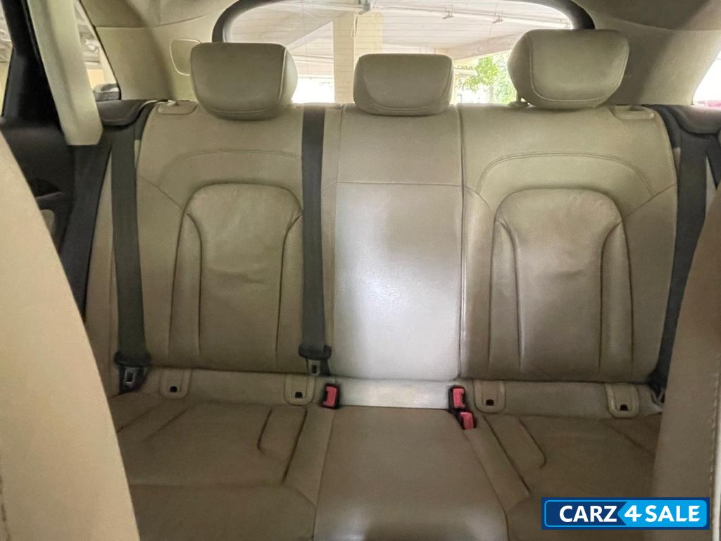 Black Audi Q3 Diesel Automatic 2.0TDI