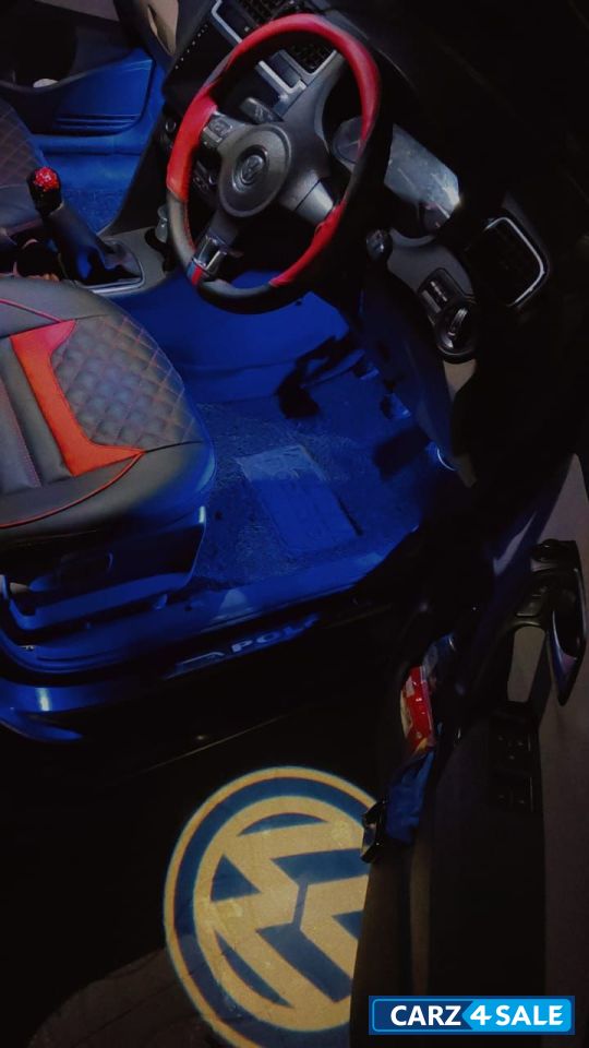 Blue Volkswagen Polo MPI Highline