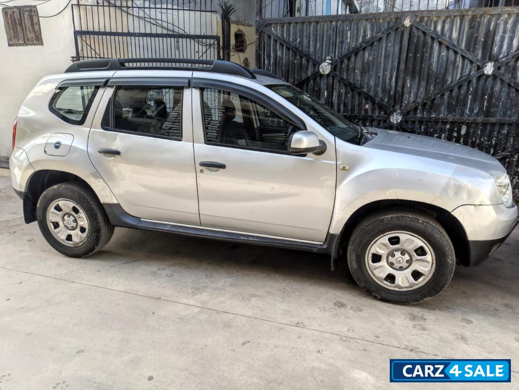 Renault Duster Rxl 85
