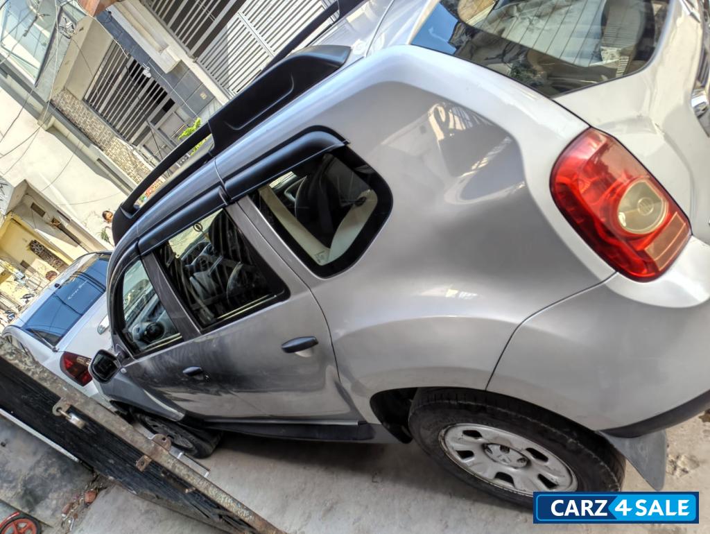 Renault Duster Rxl 85