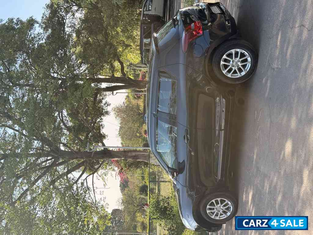 Black Maruti Suzuki Swift Zxi