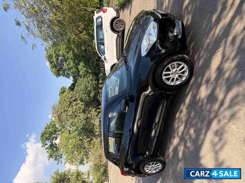 Black Maruti Suzuki Swift Zxi