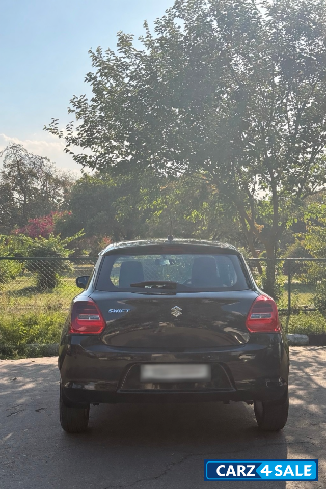 Black Maruti Suzuki Swift Zxi