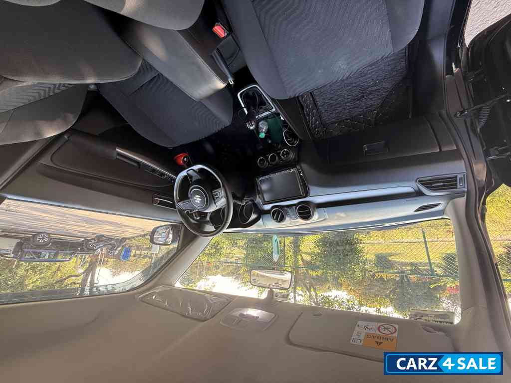 Black Maruti Suzuki Swift Zxi