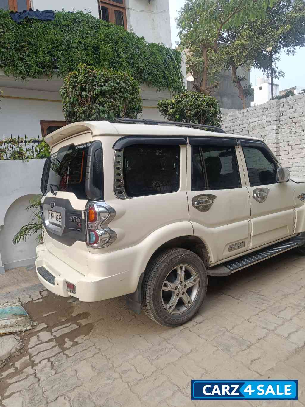 Mahindra Scorpio S8