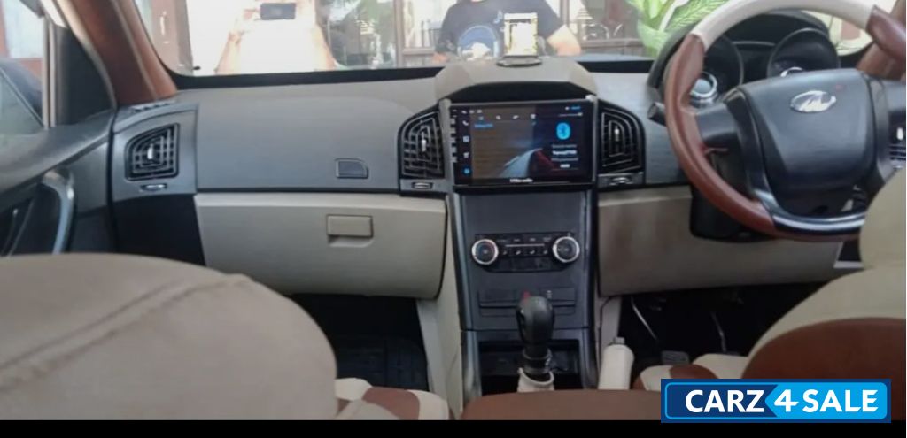 Mahindra XUV 500 W4