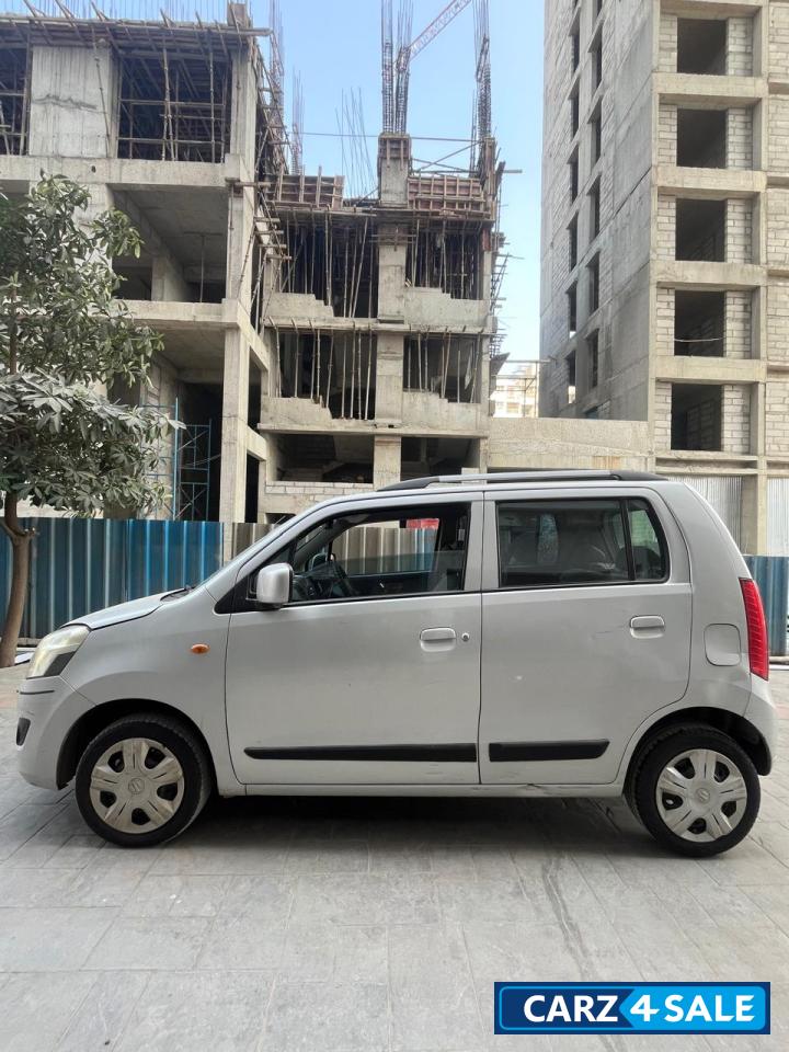 Silver Maruti Suzuki Wagon R VXI