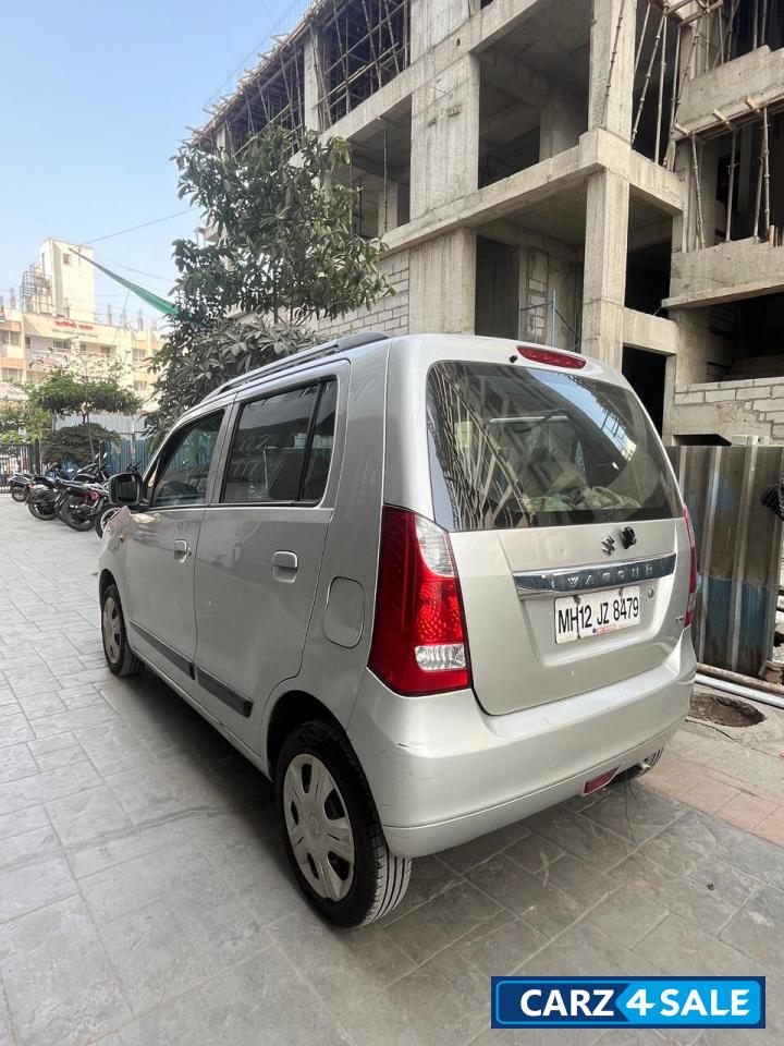 Silver Maruti Suzuki Wagon R VXI