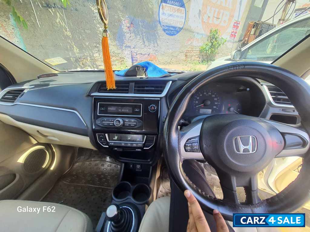 Orchid White Honda Amaze I-VTEC