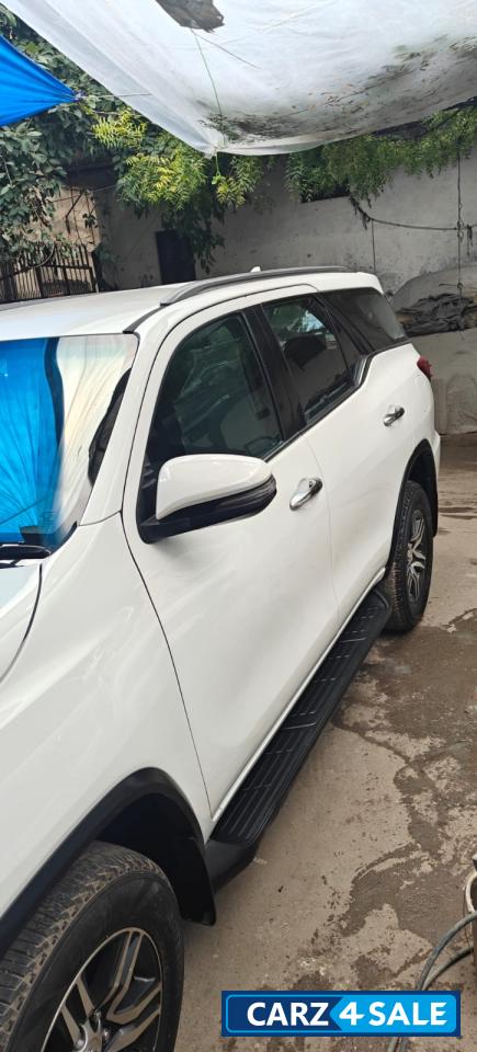 Toyota Fortuner 4*2 automatic