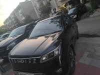 Mahindra XUV300 W8 optional