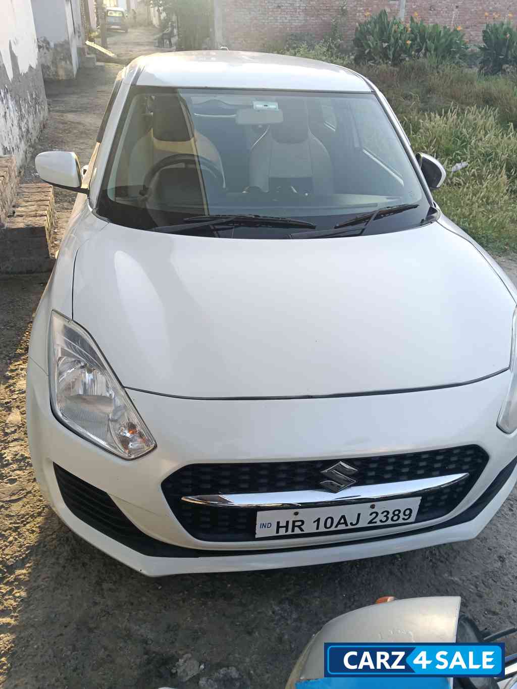Maruti Suzuki Swift Lxi