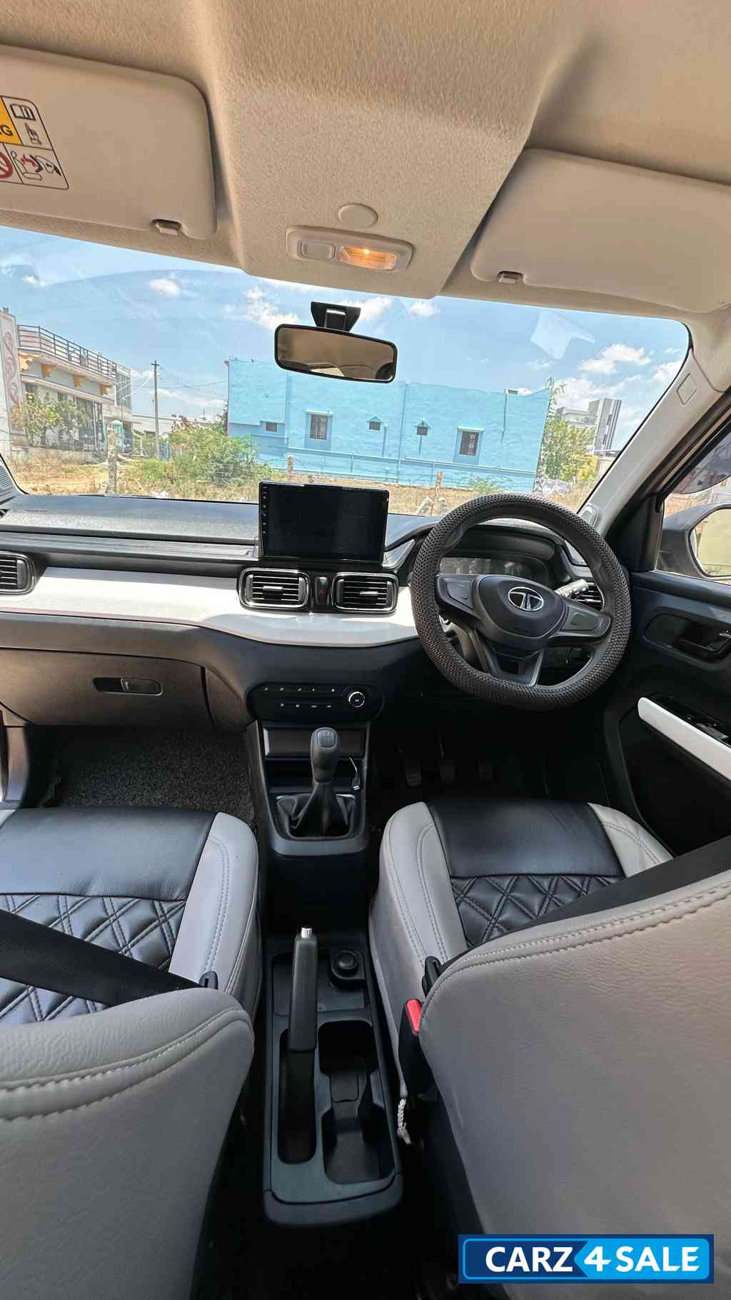 Tata Punch Pure Petrol MT