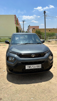 Tata Punch Pure Petrol MT