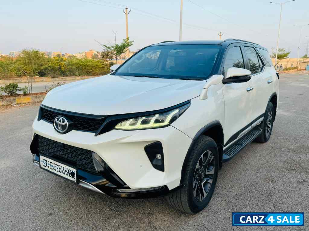 Toyota Fortuner Legender