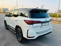 Toyota Fortuner Legender