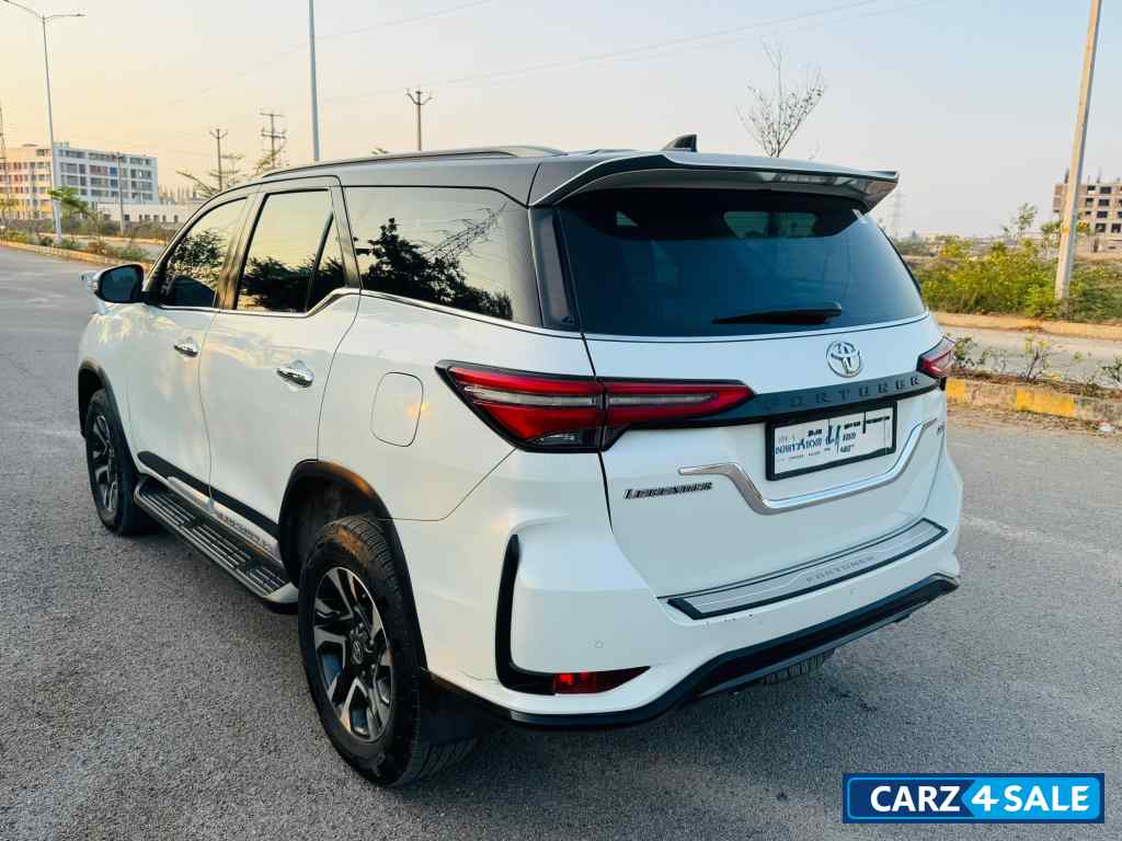 Toyota Fortuner Legender