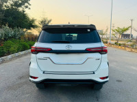 Toyota Fortuner Legender