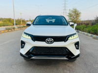Toyota Fortuner Legender