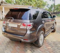 Toyota Fortuner 4x2 mt 2012 Model