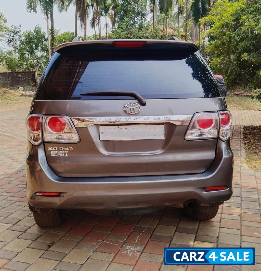 Grey Toyota Fortuner 4x2 mt