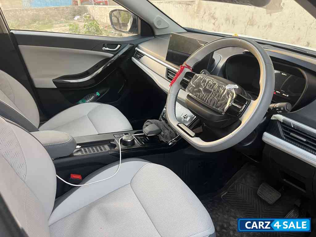 Tata Nexon Ev top model