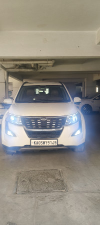 Mahindra XUV 500 W11
