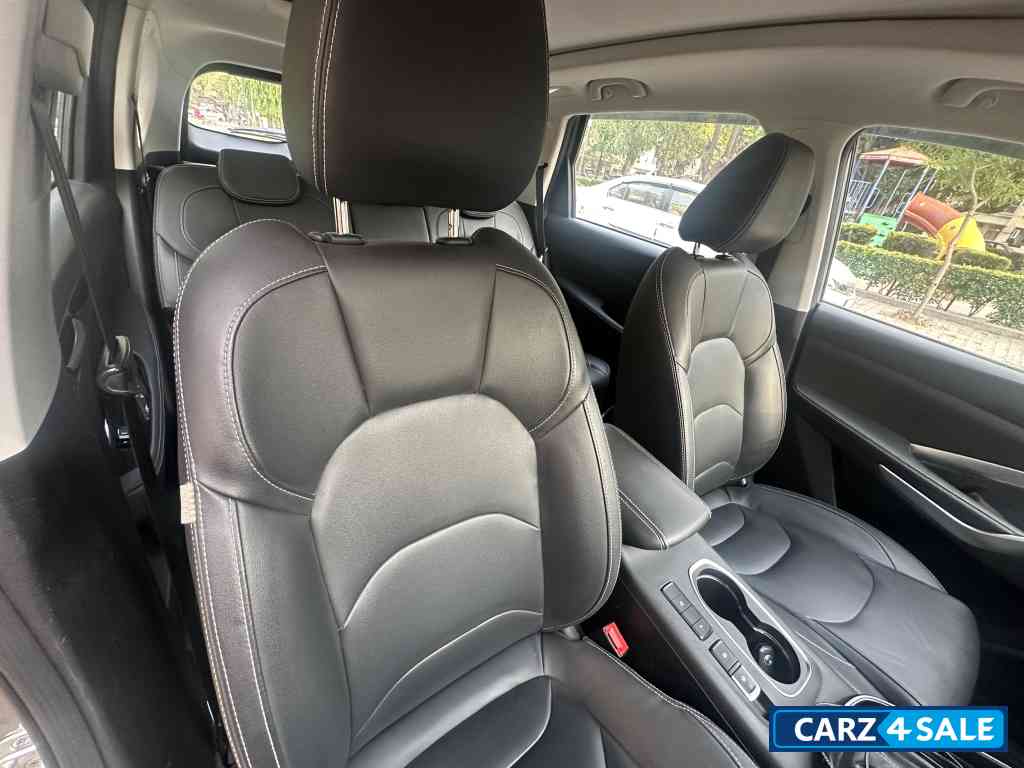 Aura Grey MG Hector Sharp 1.5 DCT petrol