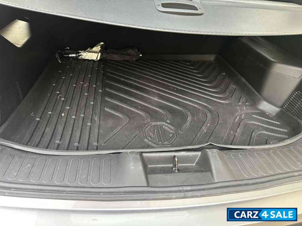 Aura Grey MG Hector Sharp 1.5 DCT petrol