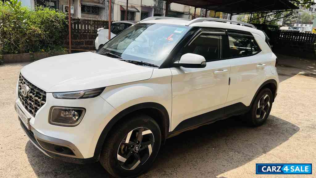 White Hyundai Venue 1.OL Turbo GDI SX MT