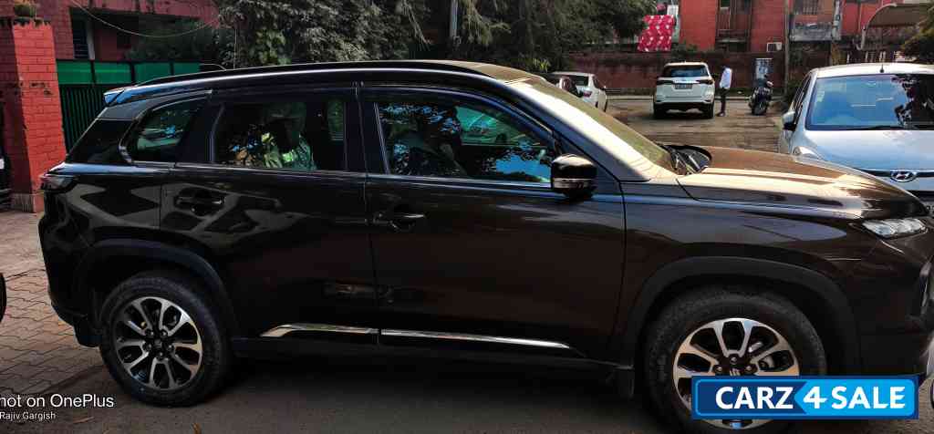 Maruti Suzuki Grand Vitara Smart Hybrid Alpha AT