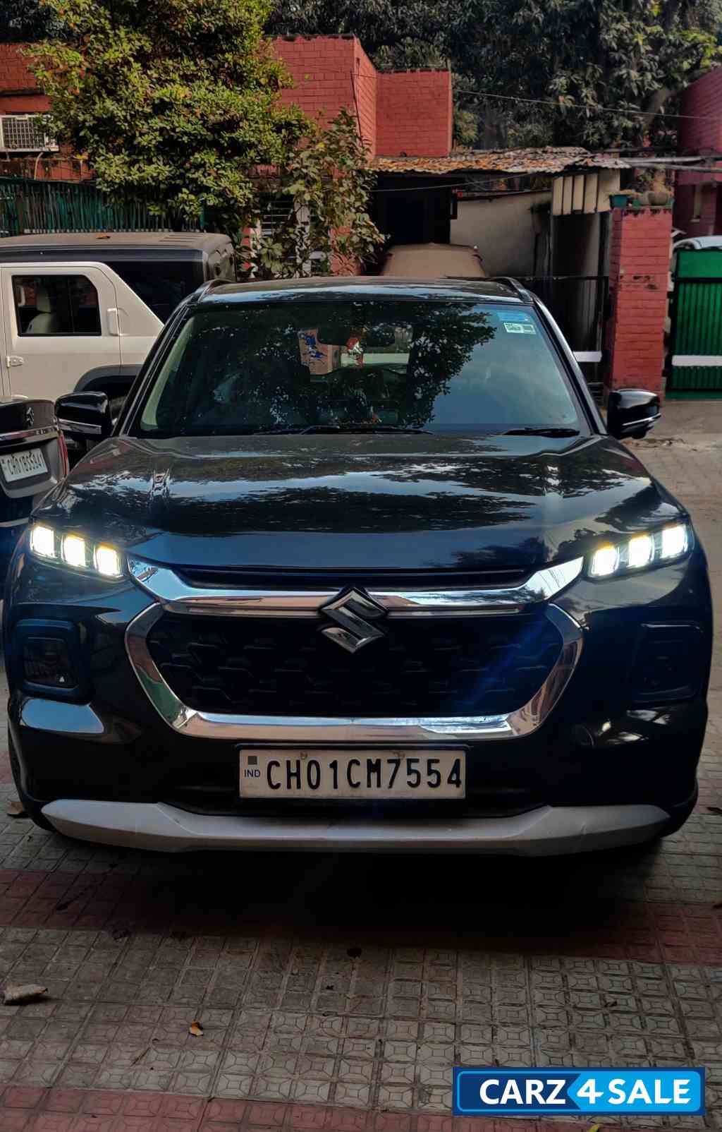 Maruti Suzuki Grand Vitara Smart Hybrid Alpha AT