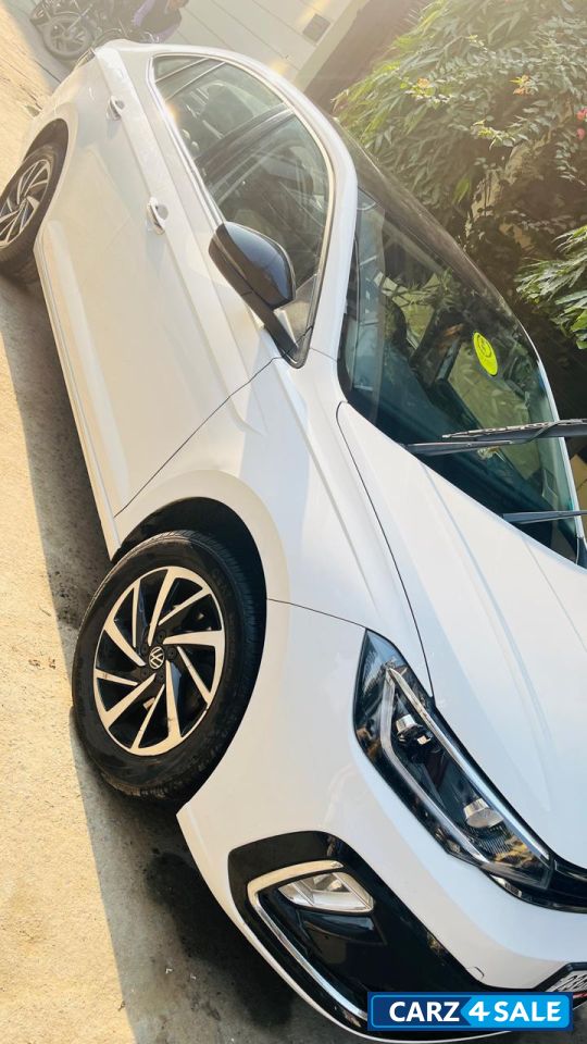 White Volkswagen Virtus Topline 1.0 Automatic