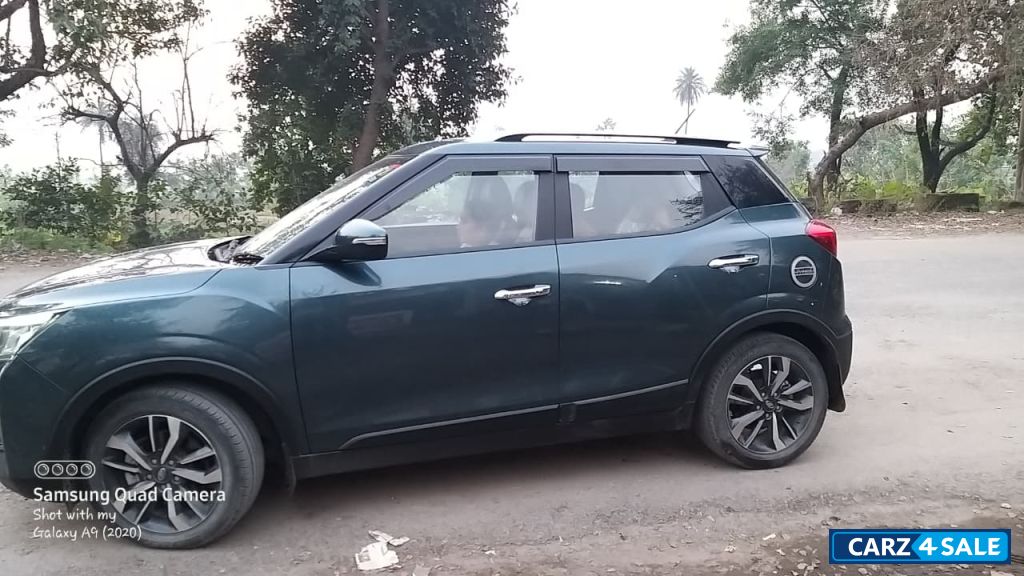 Mahindra XUV300 W8(O) PET BS4 MT