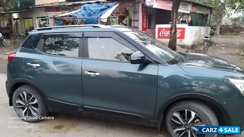 Mahindra XUV300 W8(O) PET BS4 MT