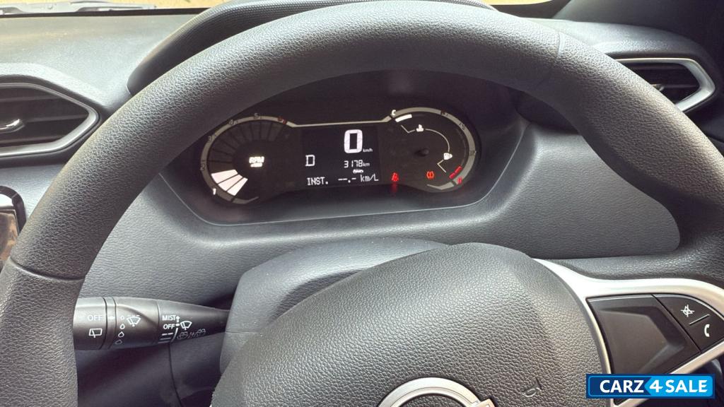 Nissan Magnite Acenta CVT TURBO