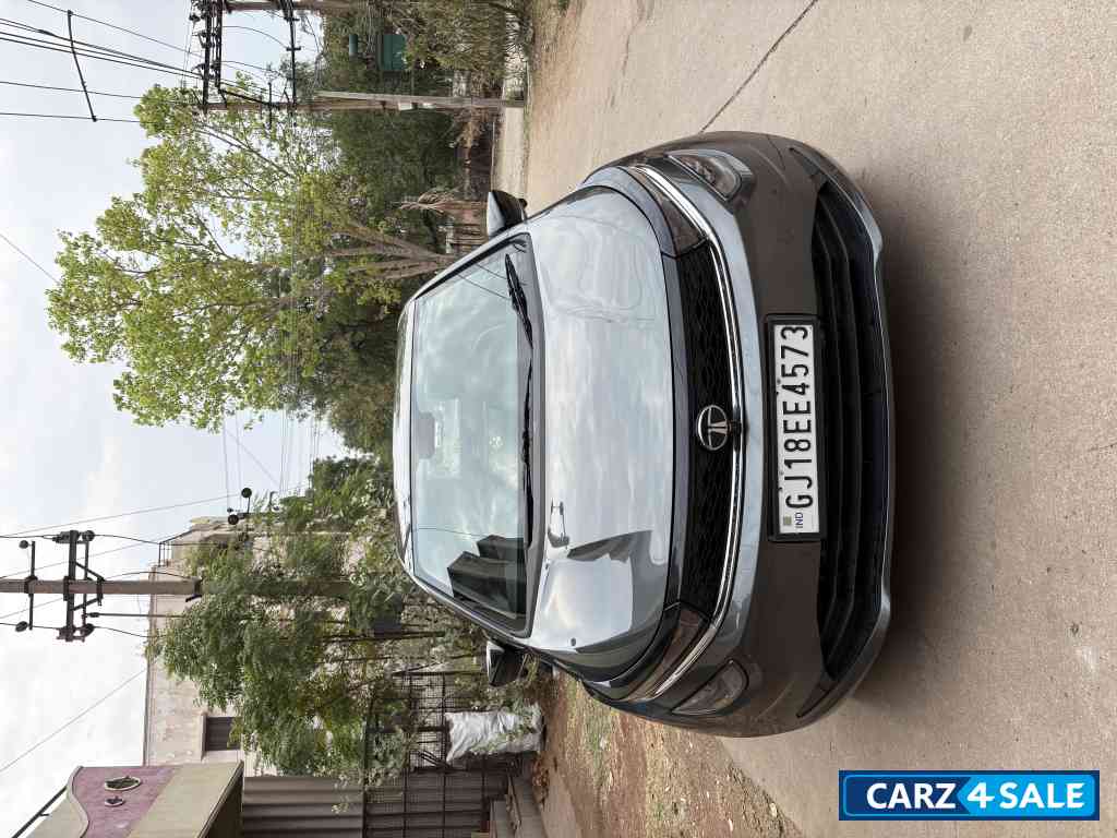 Tata Altroz XZ Lux