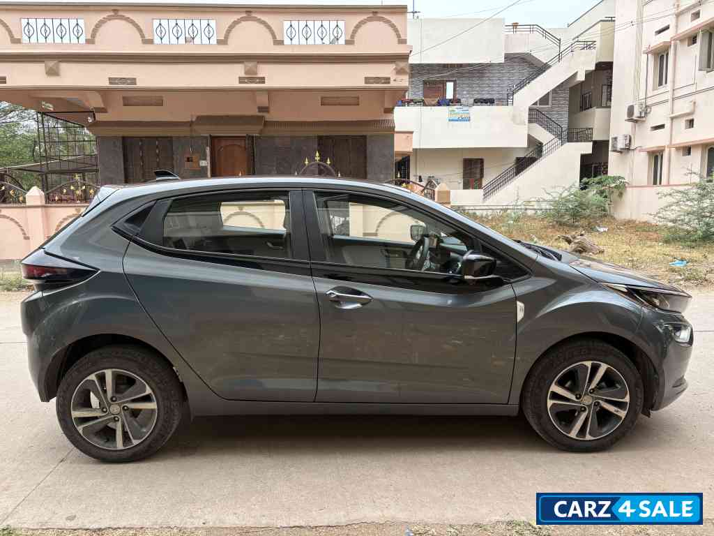 Tata Altroz XZ Lux